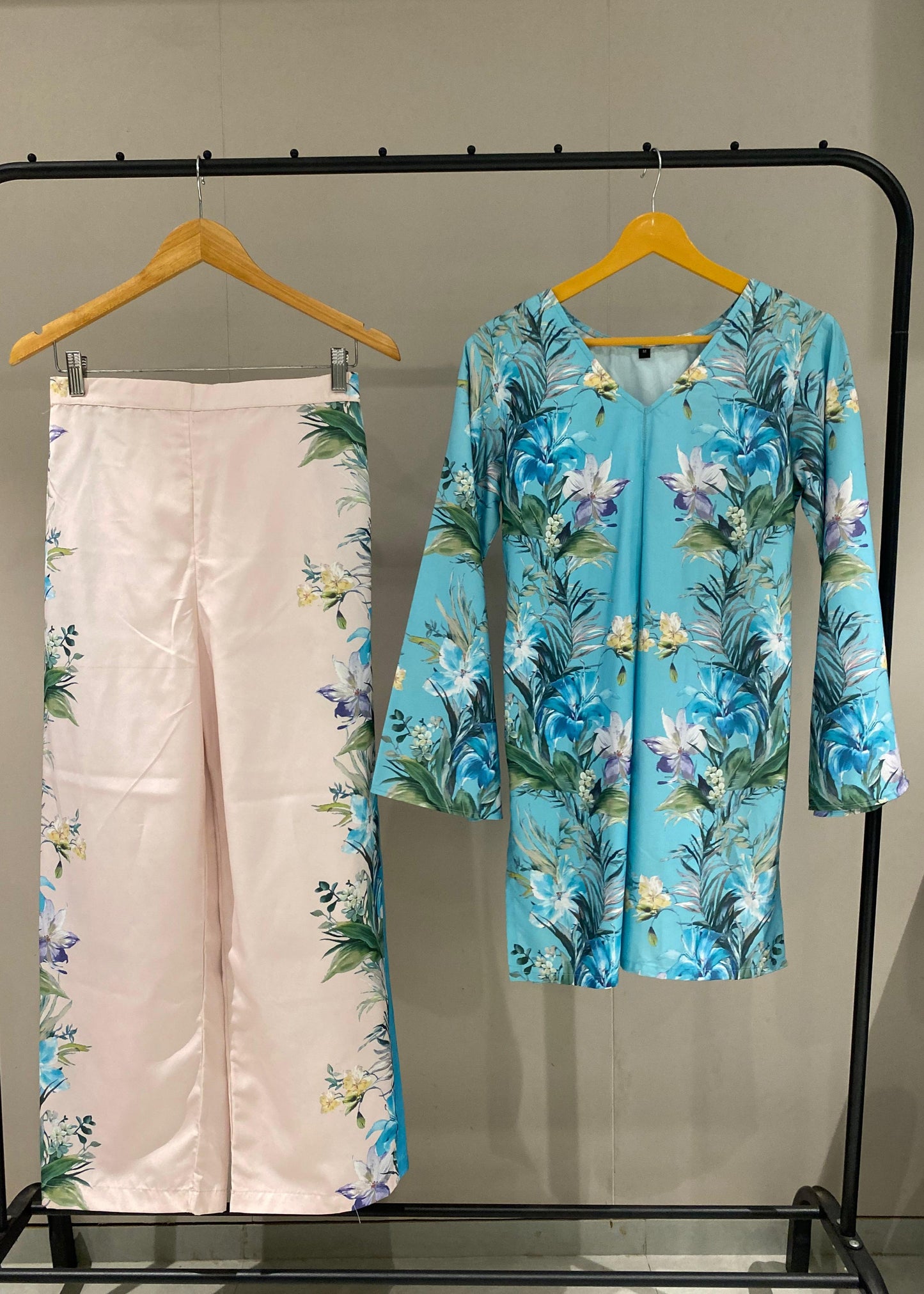 Stylish Raymond Cotton Co-ord Set with Flower Print D6180 - kharidari