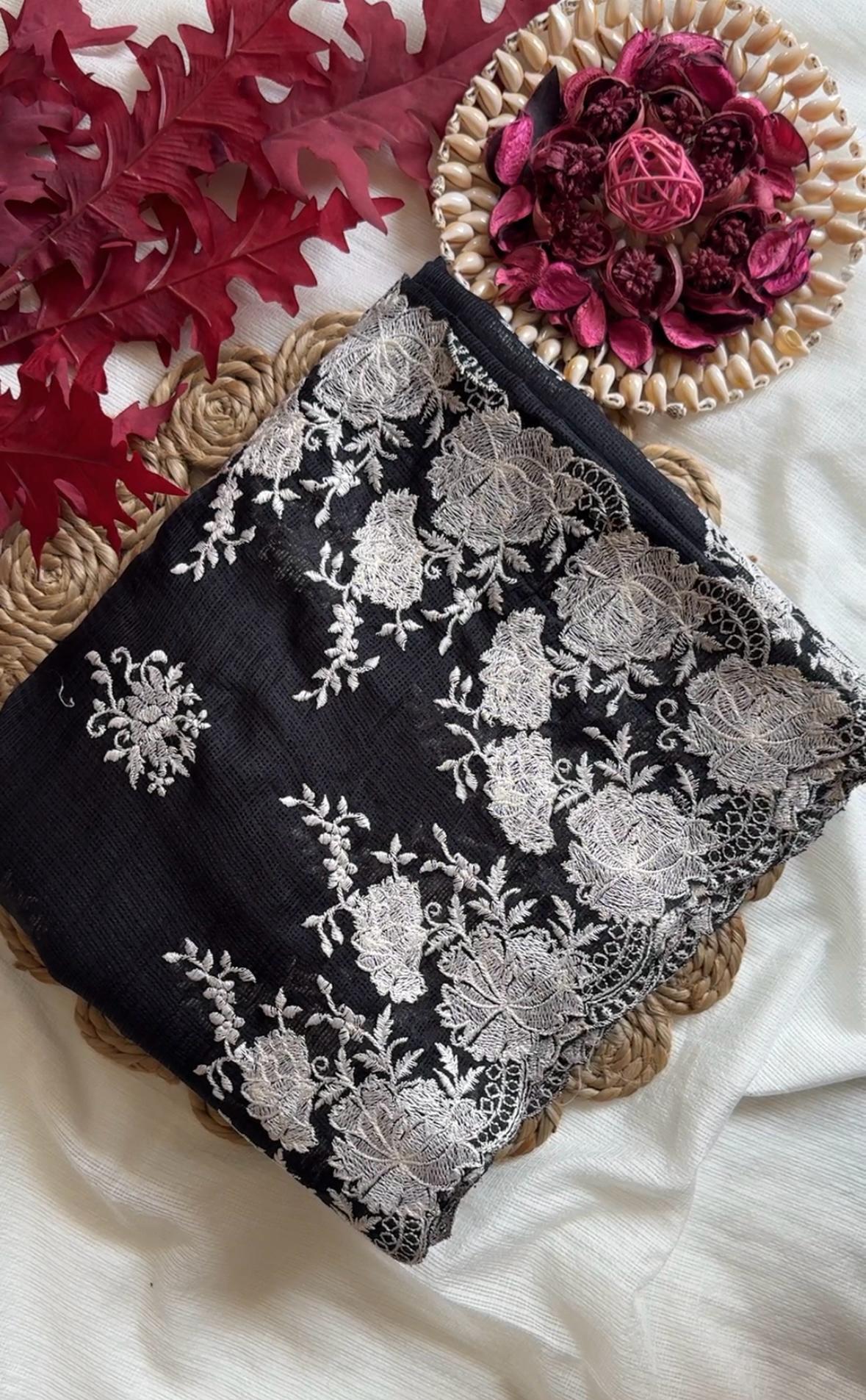 Runway-Ready Saree Styles VT-1050