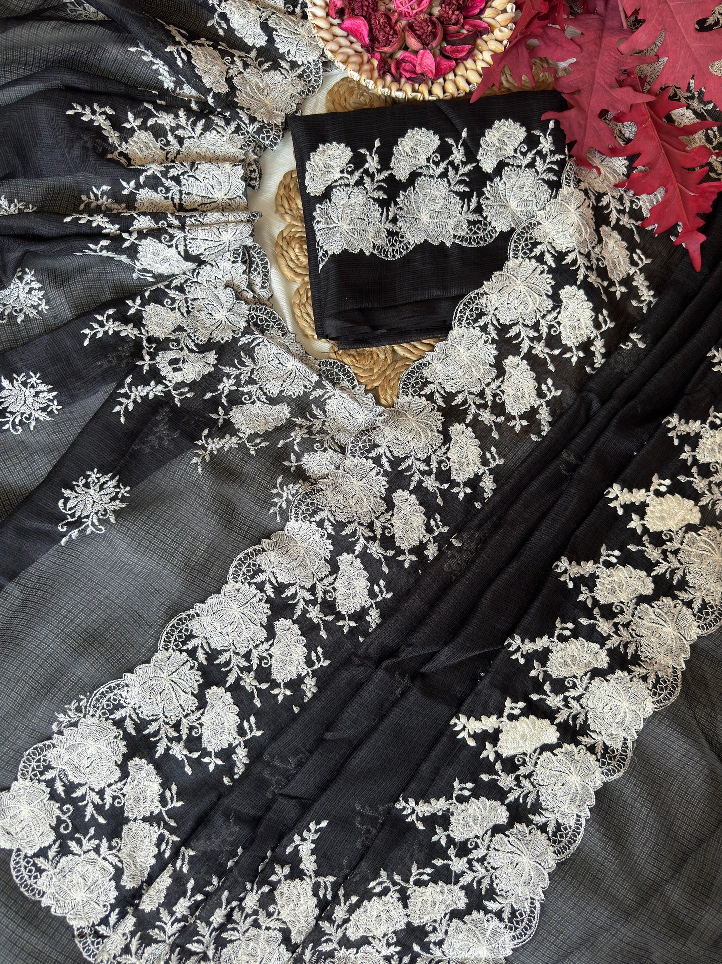 Runway-Ready Saree Styles VT-1050