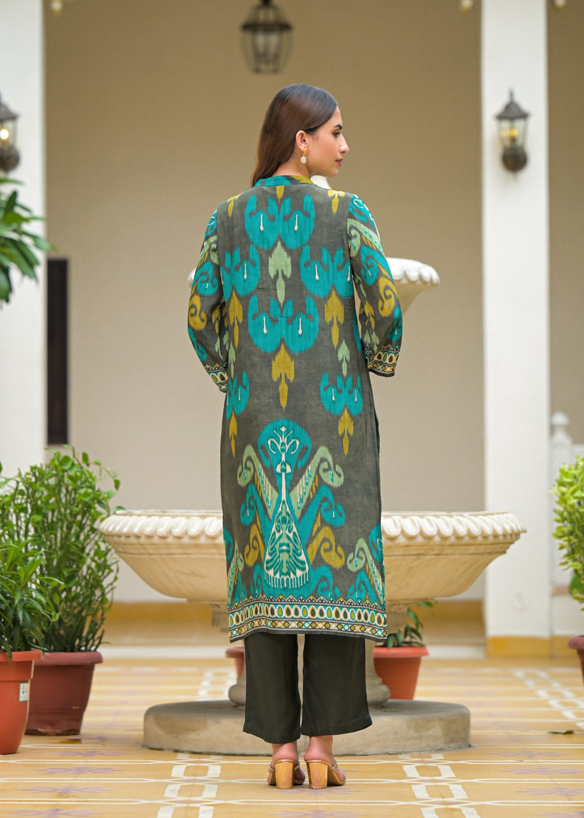 Ethereal Pure Muslin Digital Print Suit Set with Graceful Chiffon Dupatta – D6266