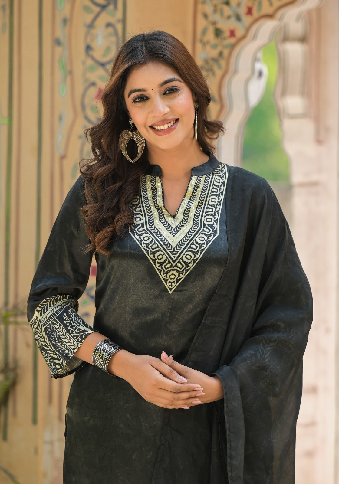 Graceful Pure Muslin Digital Print Suit Set with Flowing Chiffon Dupatta – D6267