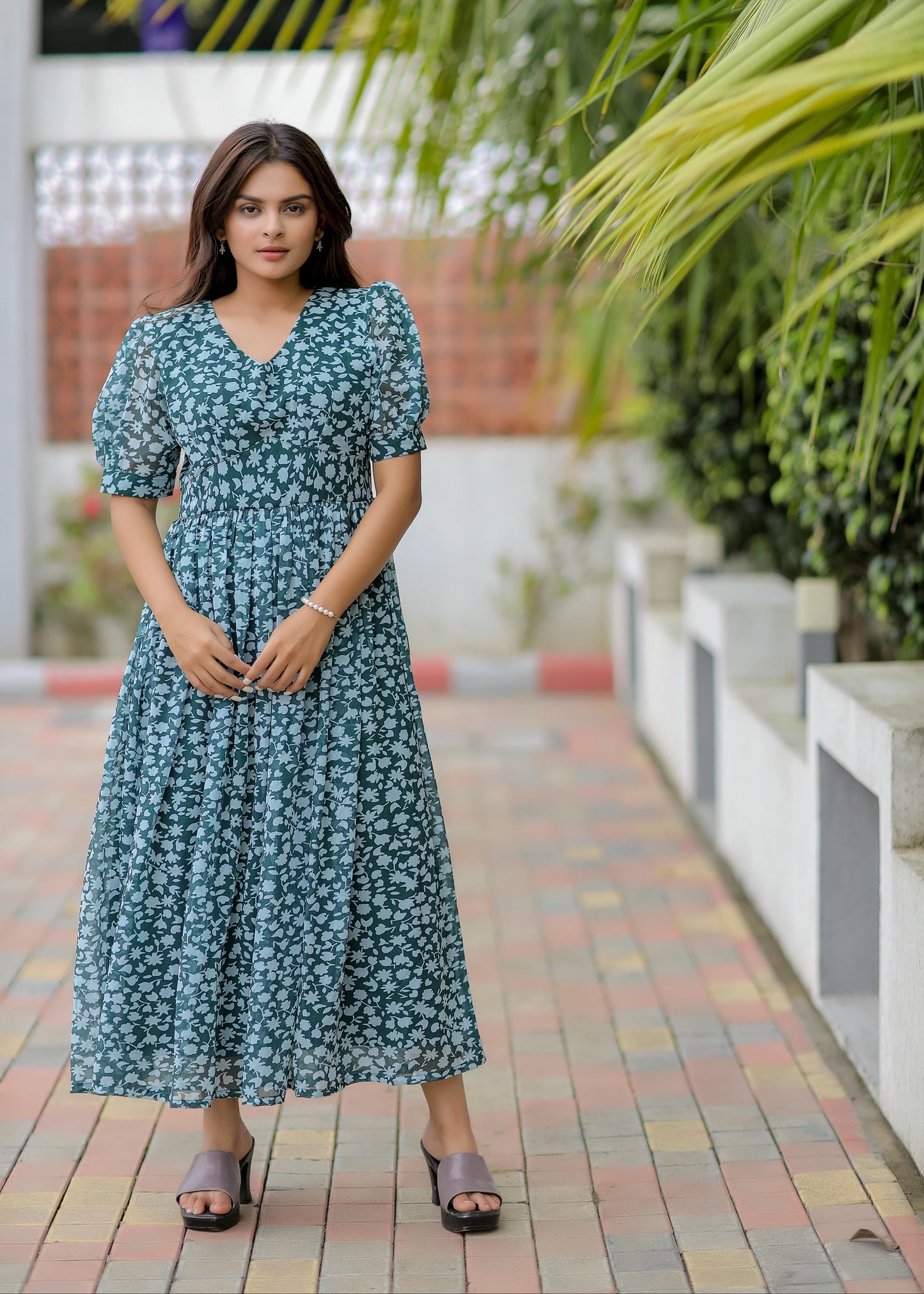 Green Printed Georgette Maxi Dress D6103