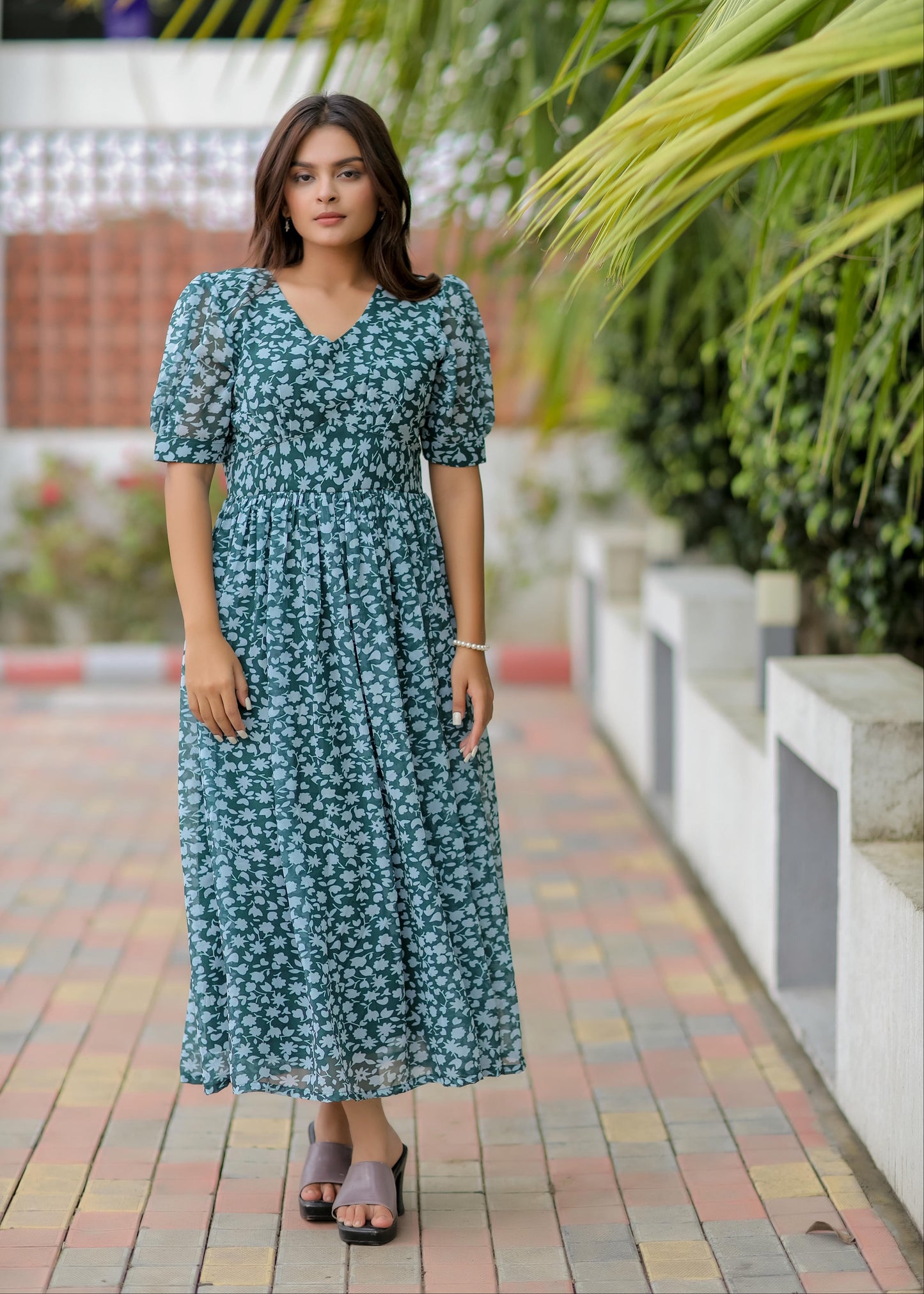 Green Printed Georgette Maxi Dress D6103