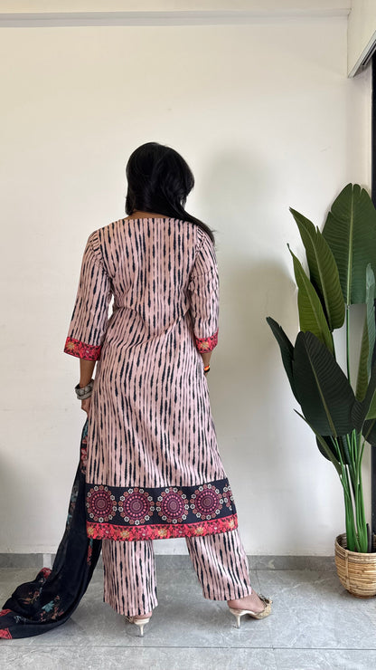 Fashion Meets Function: Smart Suit Set for Every Event - kharidari