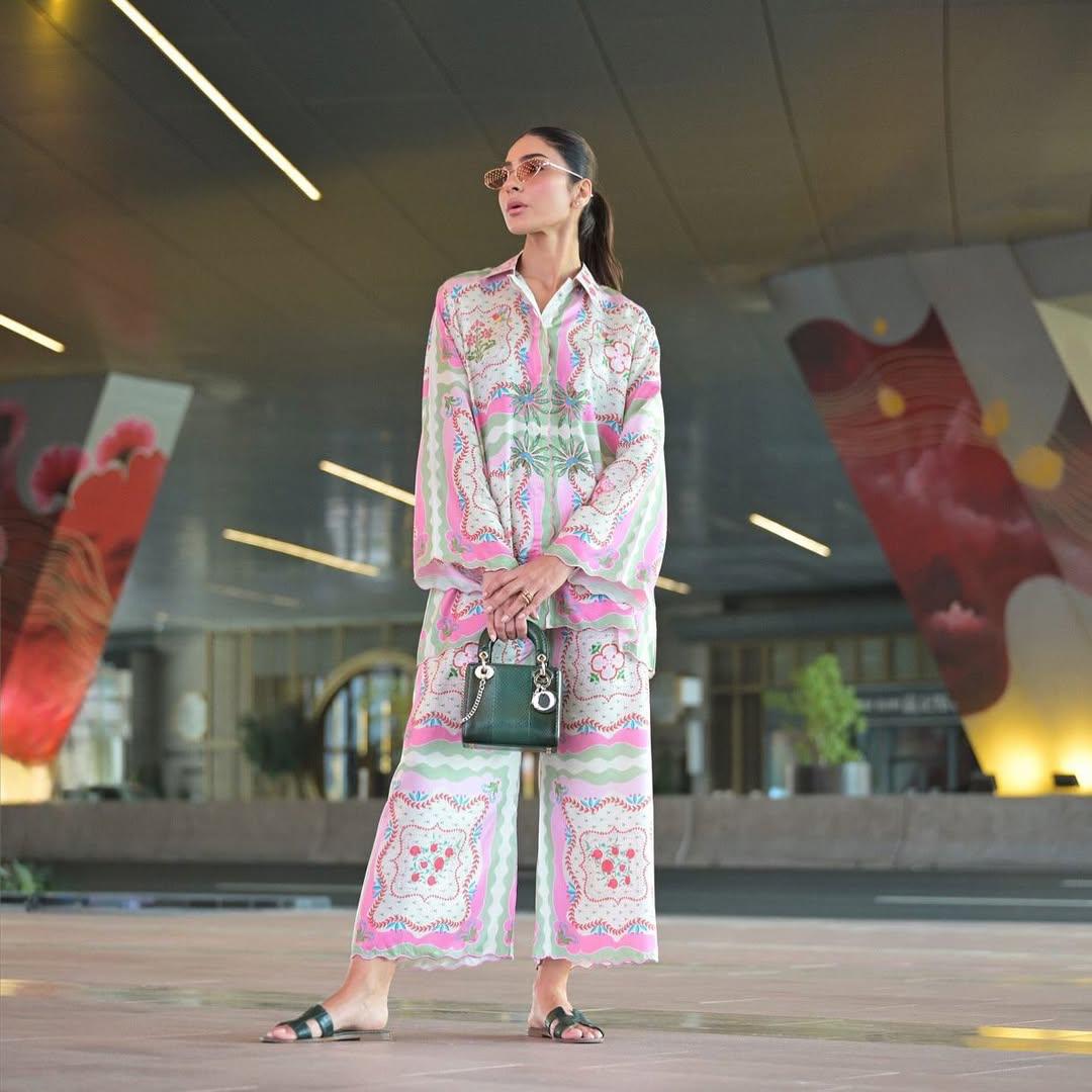 Serene Petals Premium Coord Set – A Modern Take on Soft Florals and Laid-Back Luxury D6309