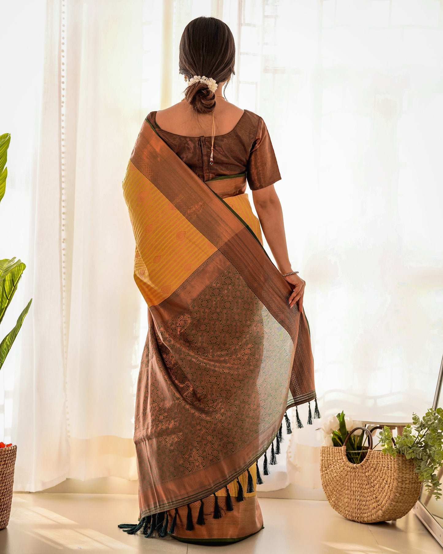 Woven Design Zari Pure Silk Kanjeevaram Saree D5034