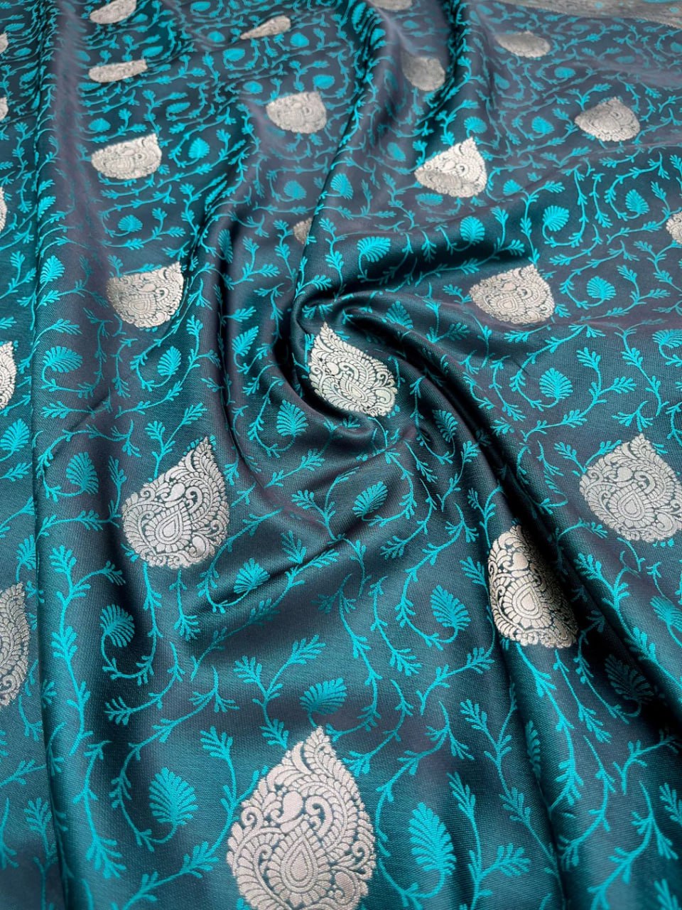 Banarasi Pattern Soft Silk Saree AY- 50106