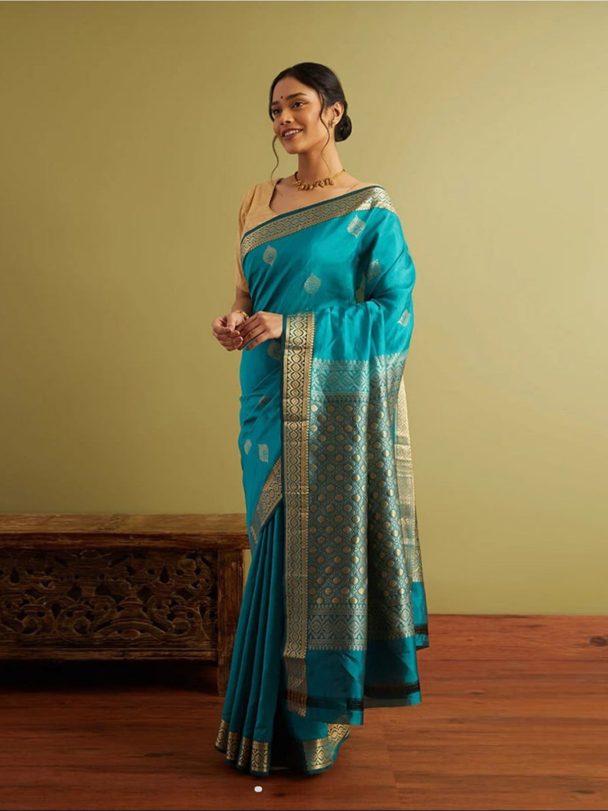 Banarasi Silk Saree With Stunning Palu Work AY40131