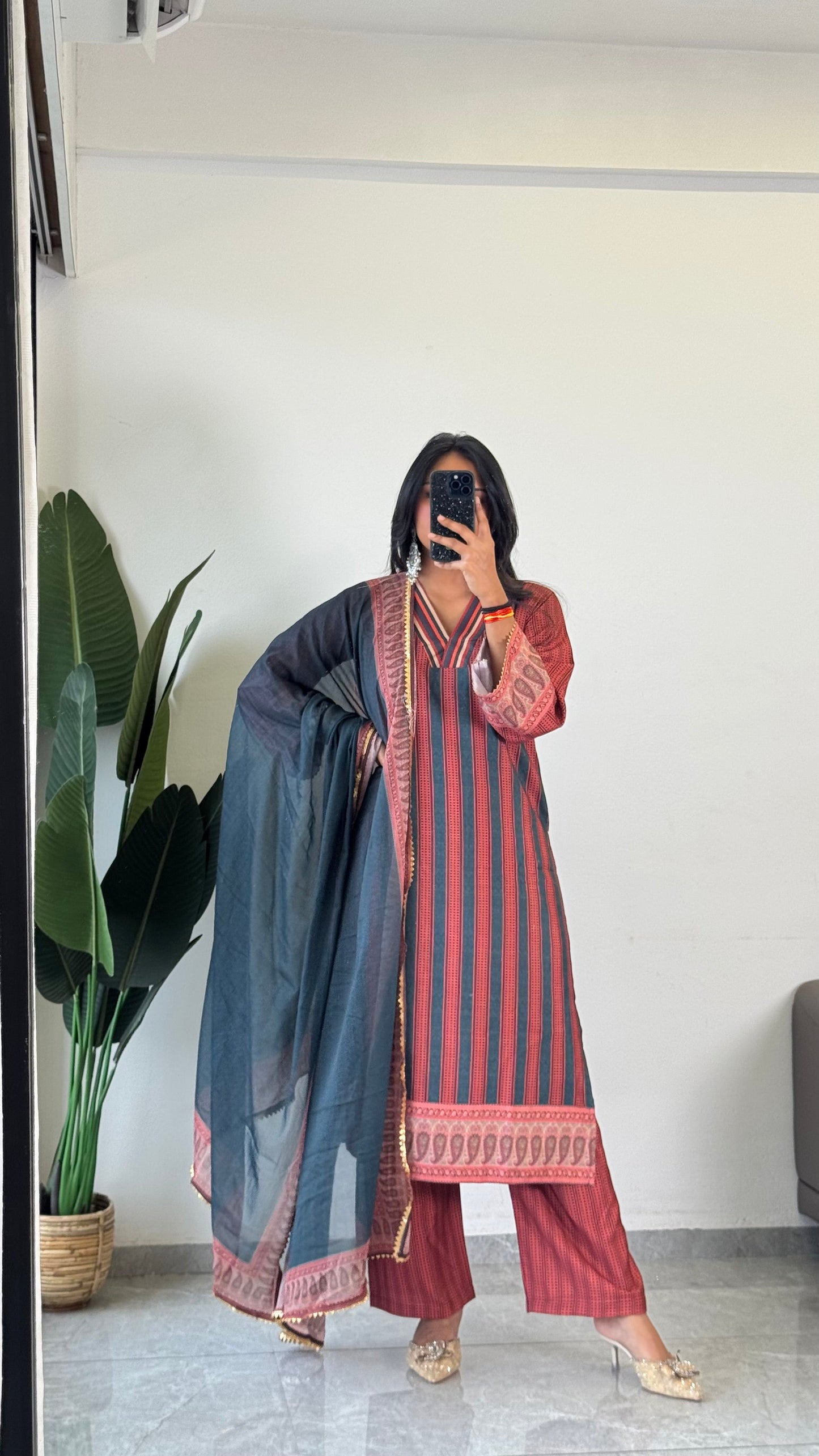 Fashion Meets Function: Smart Suit Set for Every Event - kharidari