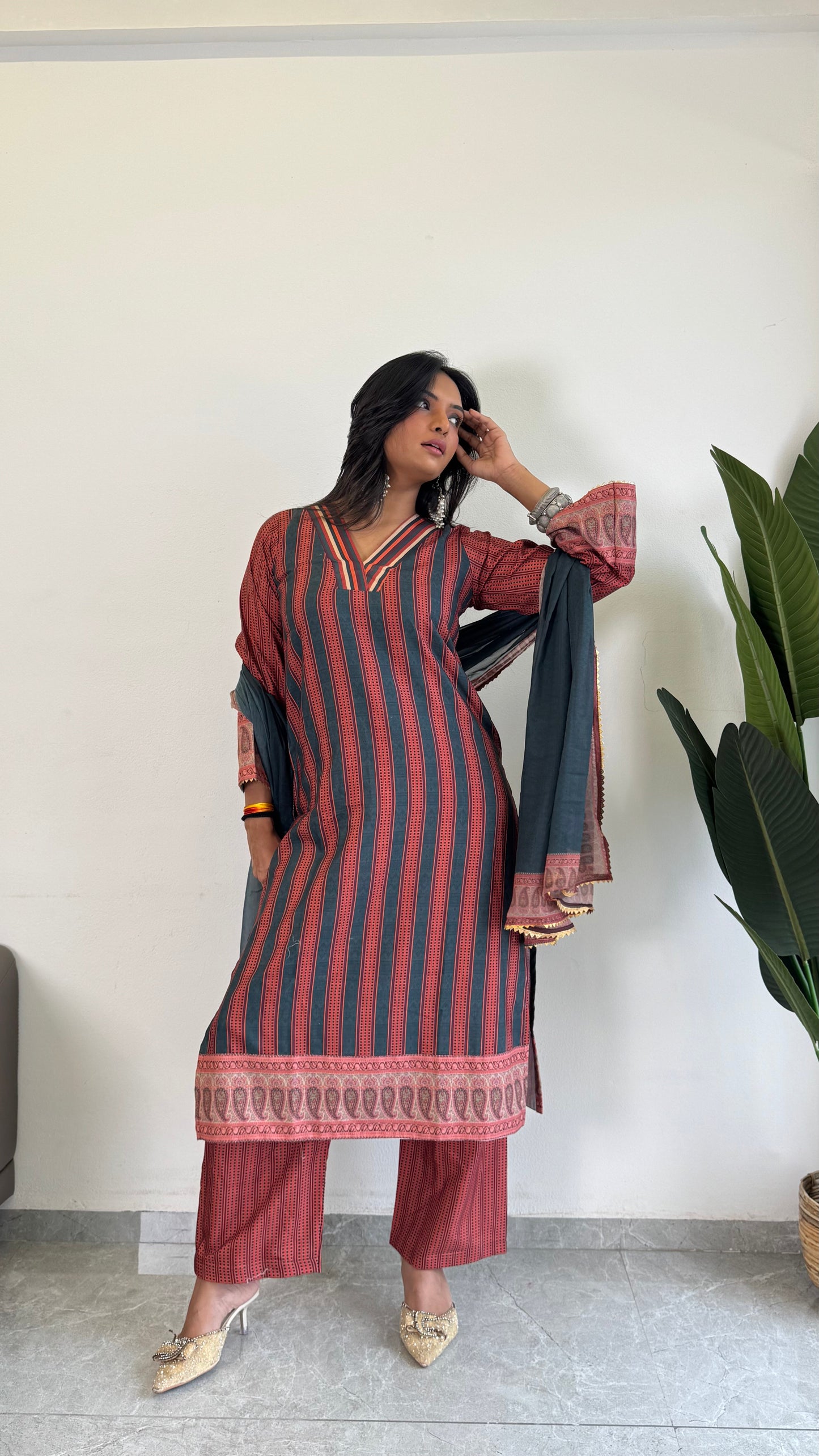 Unmatched Elegance: Premium Suit Set for Distinctive Style D6169 - kharidari