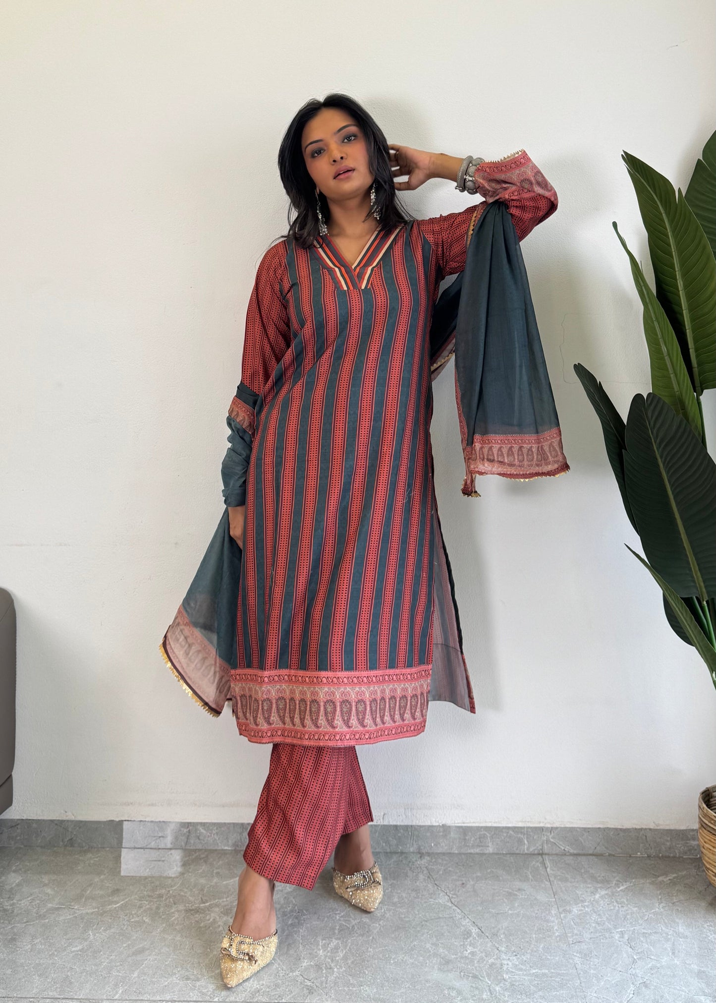 Unmatched Elegance: Premium Suit Set for Distinctive Style D6169 - kharidari