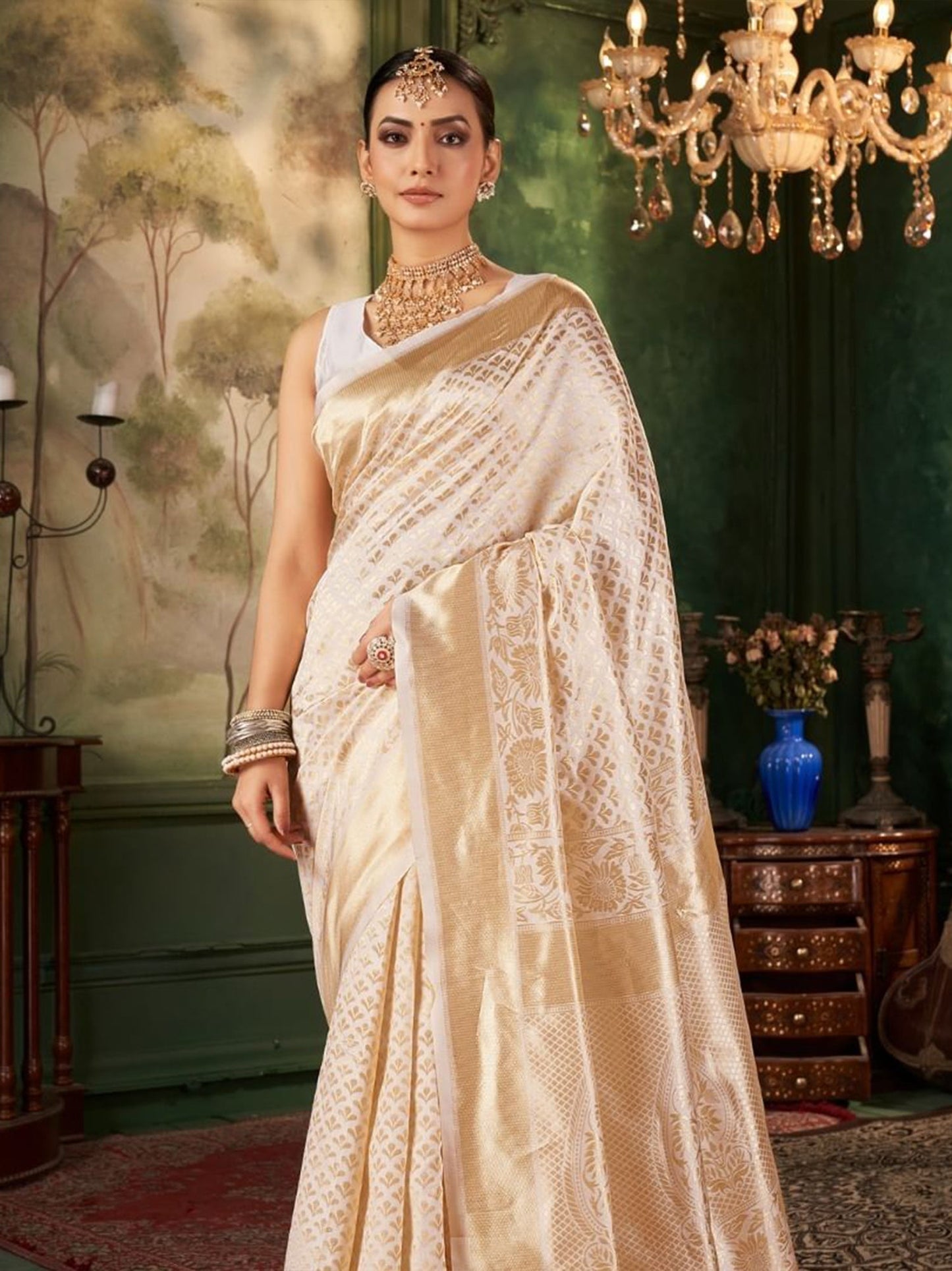 Luxurious Trendy Banarasi silk Wedding wear saree AY-PATTI