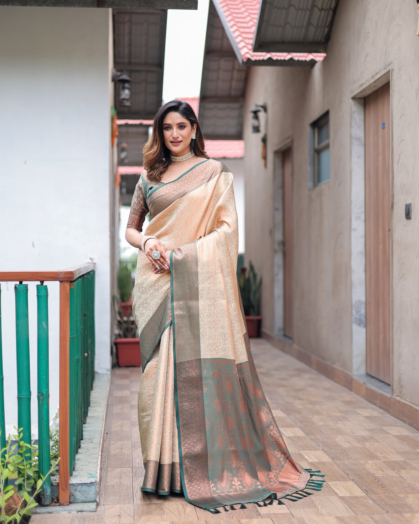 Woven Design Zari Pure Silk Kanjeevaram Saree D5040