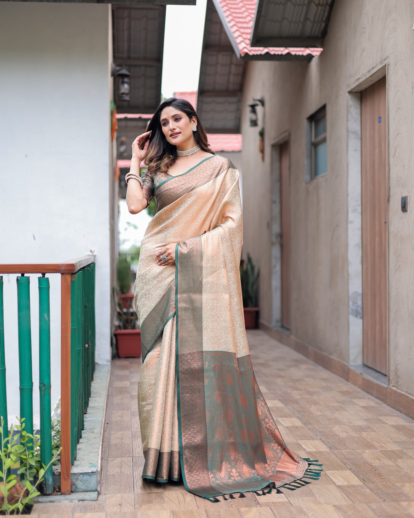 Woven Design Zari Pure Silk Kanjeevaram Saree D5040